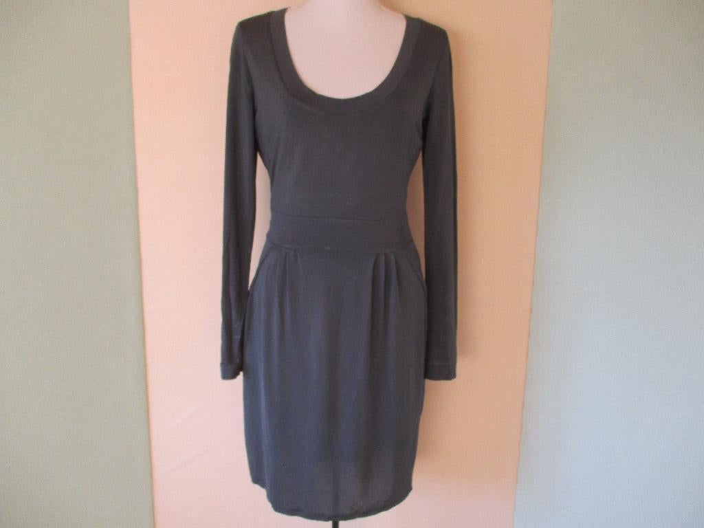 PRC jurk maat 36, Kleding | Dames, Jurken, Zo goed als nieuw, Maat 36 (S), Grijs, Onder de knie, Ophalen of Verzenden
