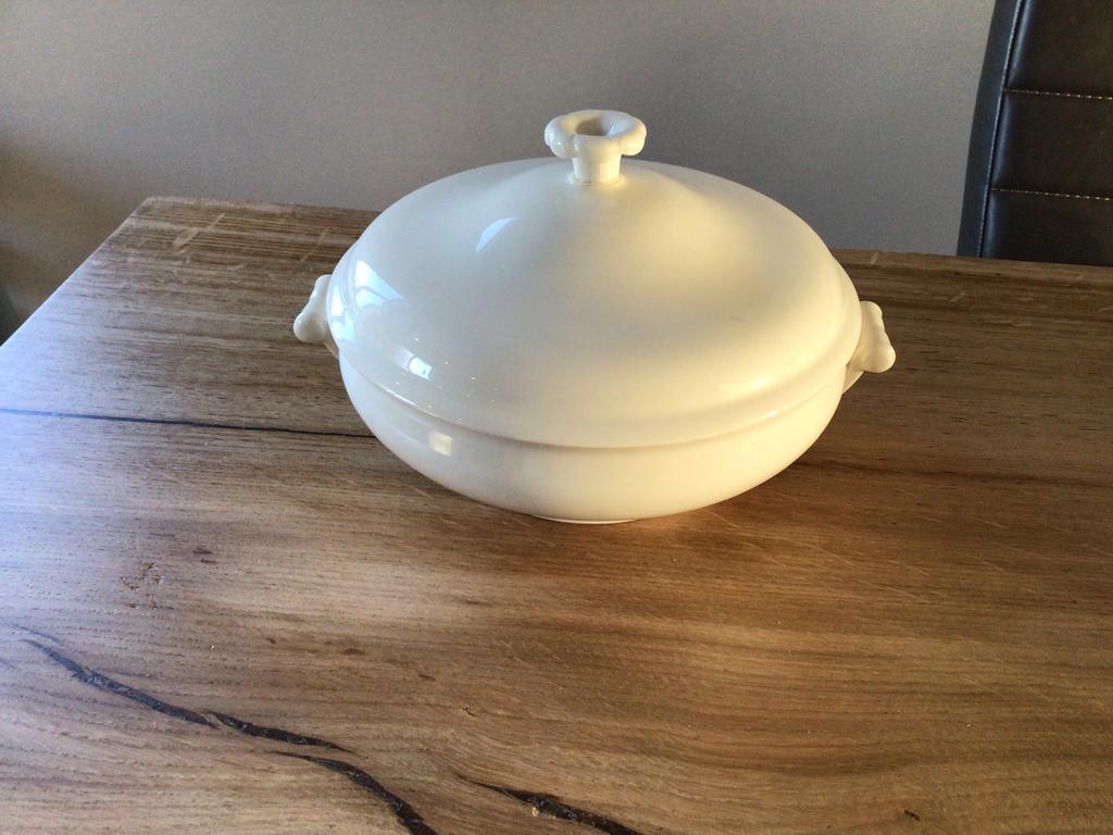 Wedgwood Traditional Plain dekschaal, Huis en Inrichting, Keuken | Servies, Ophalen, Zo goed als nieuw, Wedgwood, Schaal of Schalen