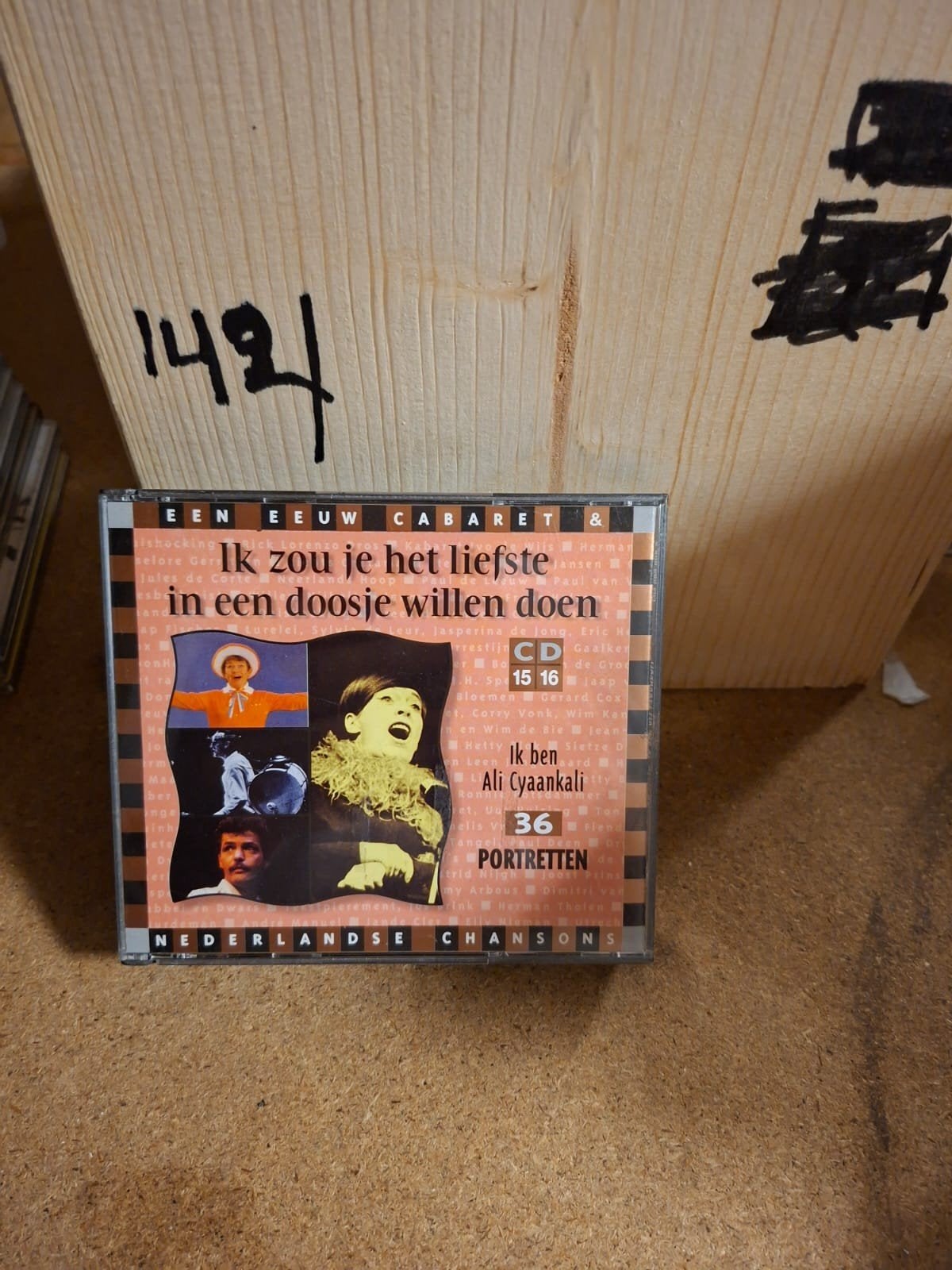 Een Eeuw Cabaret & Nederlandse Chansons CD 15 16, Cd's en Dvd's, Ophalen of Verzenden, Gebruikt, Cabaret of Kleinkunst, Verzamelalbum