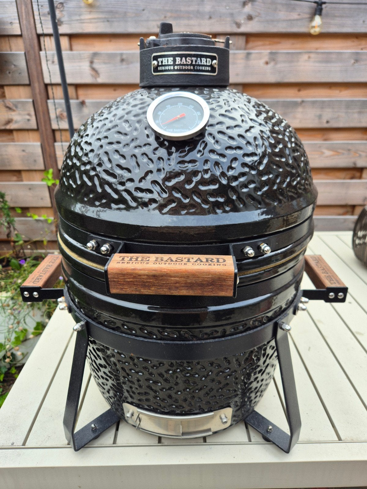 The Bastard Compact Kamado BBQ met accessoires, Ophalen, Gebruikt, The Bastard