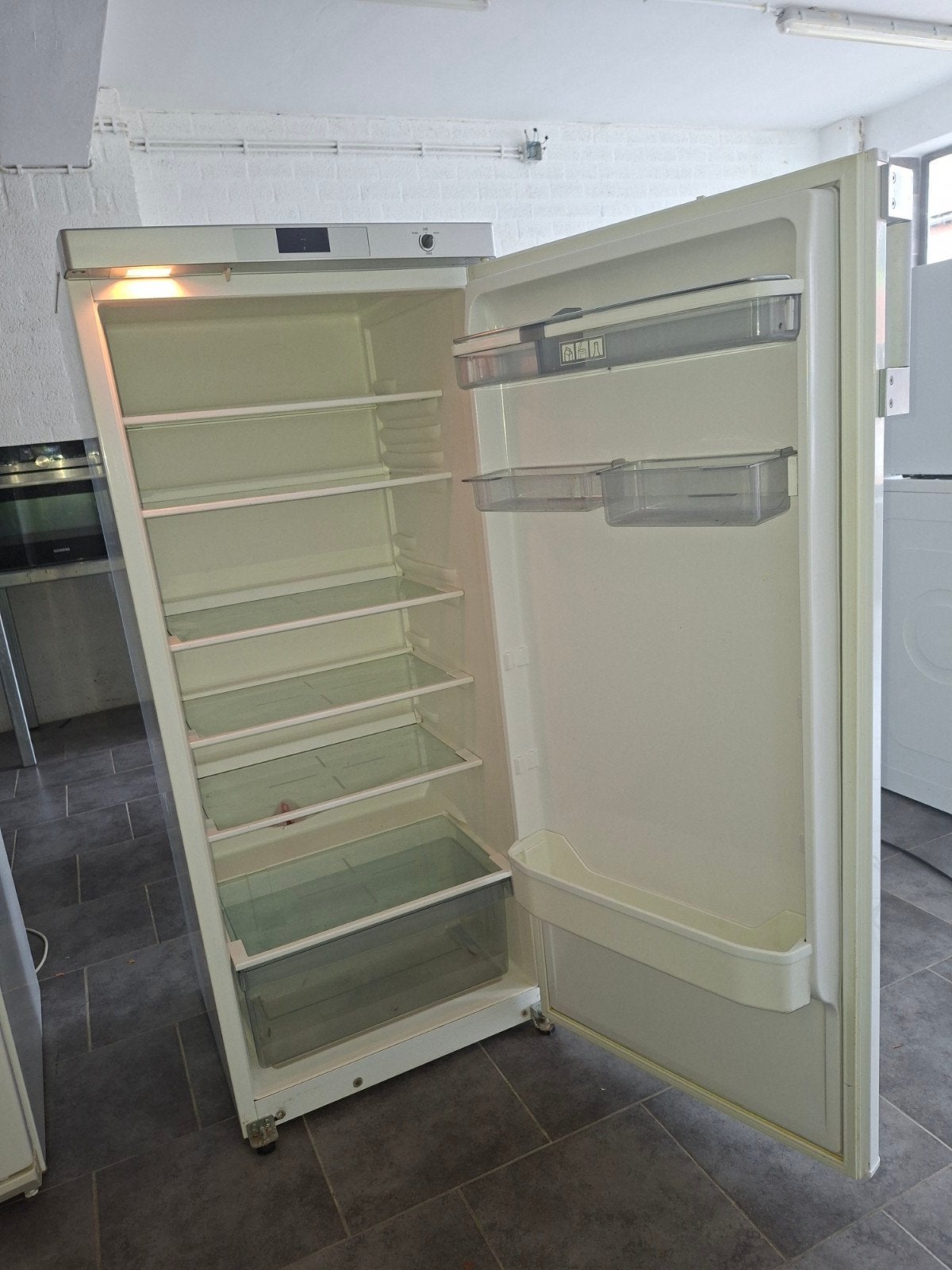 Bauknecht drankenkoelkast, Ophalen, 200 liter of meer, 60 cm of meer, Energieklasse A of zuiniger