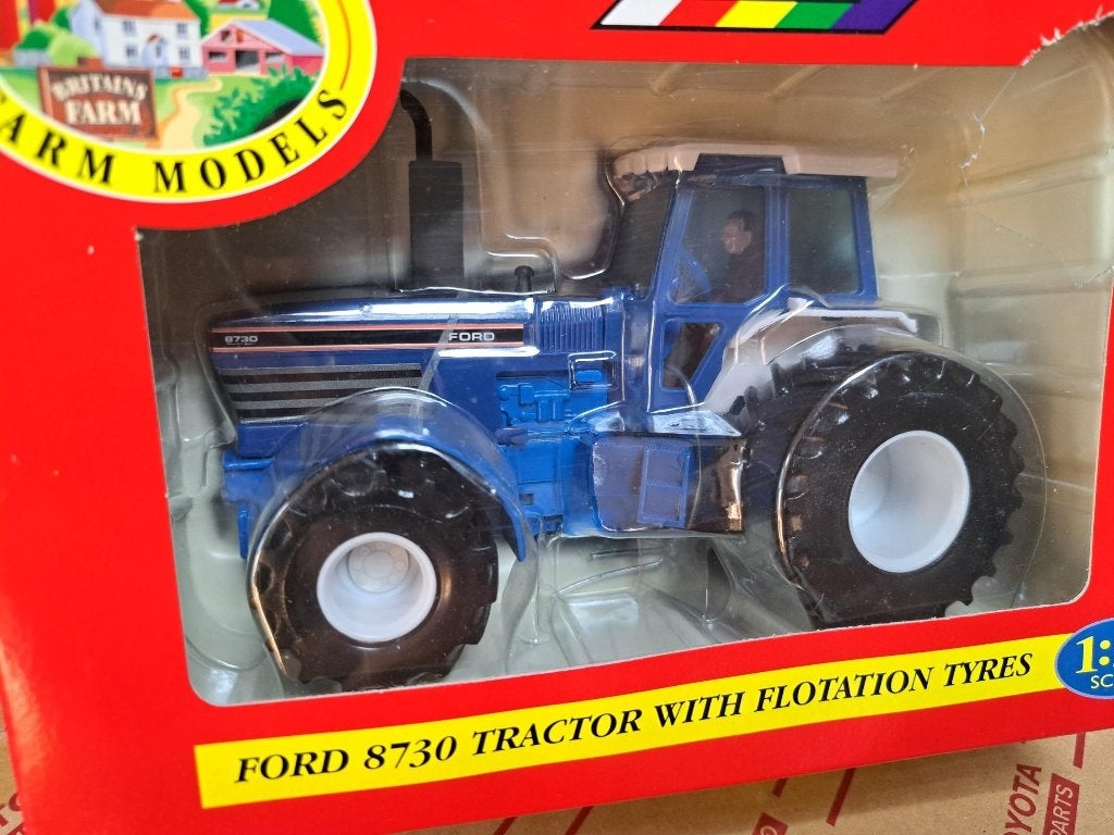 Britains 9442 Ford 8730 brede banden 1:32 Tractor in doos, Ophalen of Verzenden, Nieuw, Tractor of Landbouw, Britains