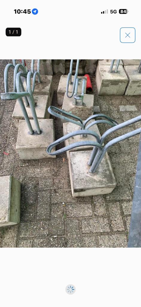 fietsen rekken met beton voet, Fietsen en Brommers, Fietsaccessoires | Fietsenrekken, Ophalen, Zo goed als nieuw