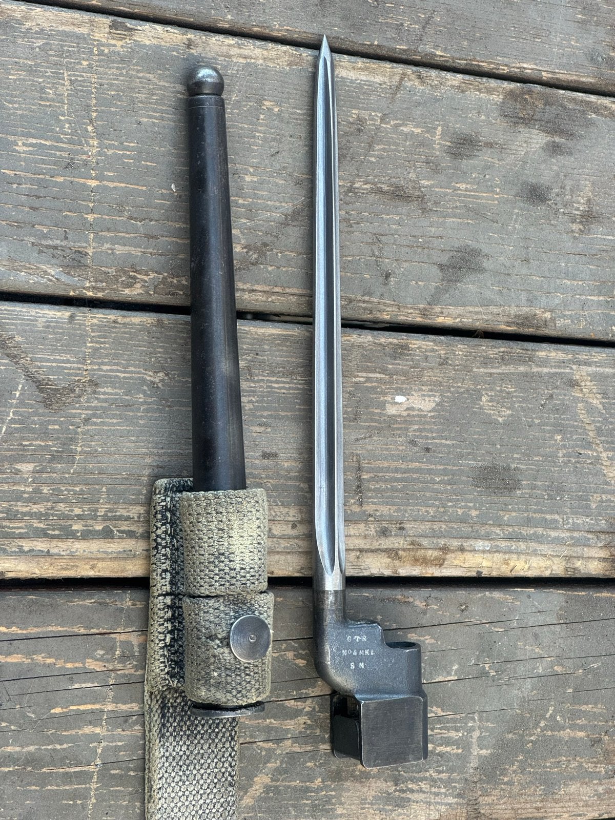 Originele Spike Crusefix Bajonet voor Sten MK5 met Schede, Ophalen of Verzenden, Landmacht, Engeland, Mes of Dolk