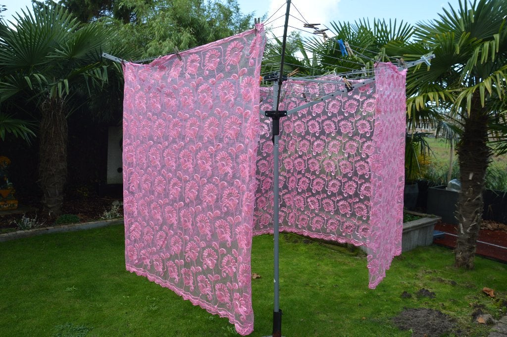 Lap stof/ voile stof/ kant roze met roze pailletten 4.6m/132, 120 cm of meer, Ophalen of Verzenden, Roze, Kant