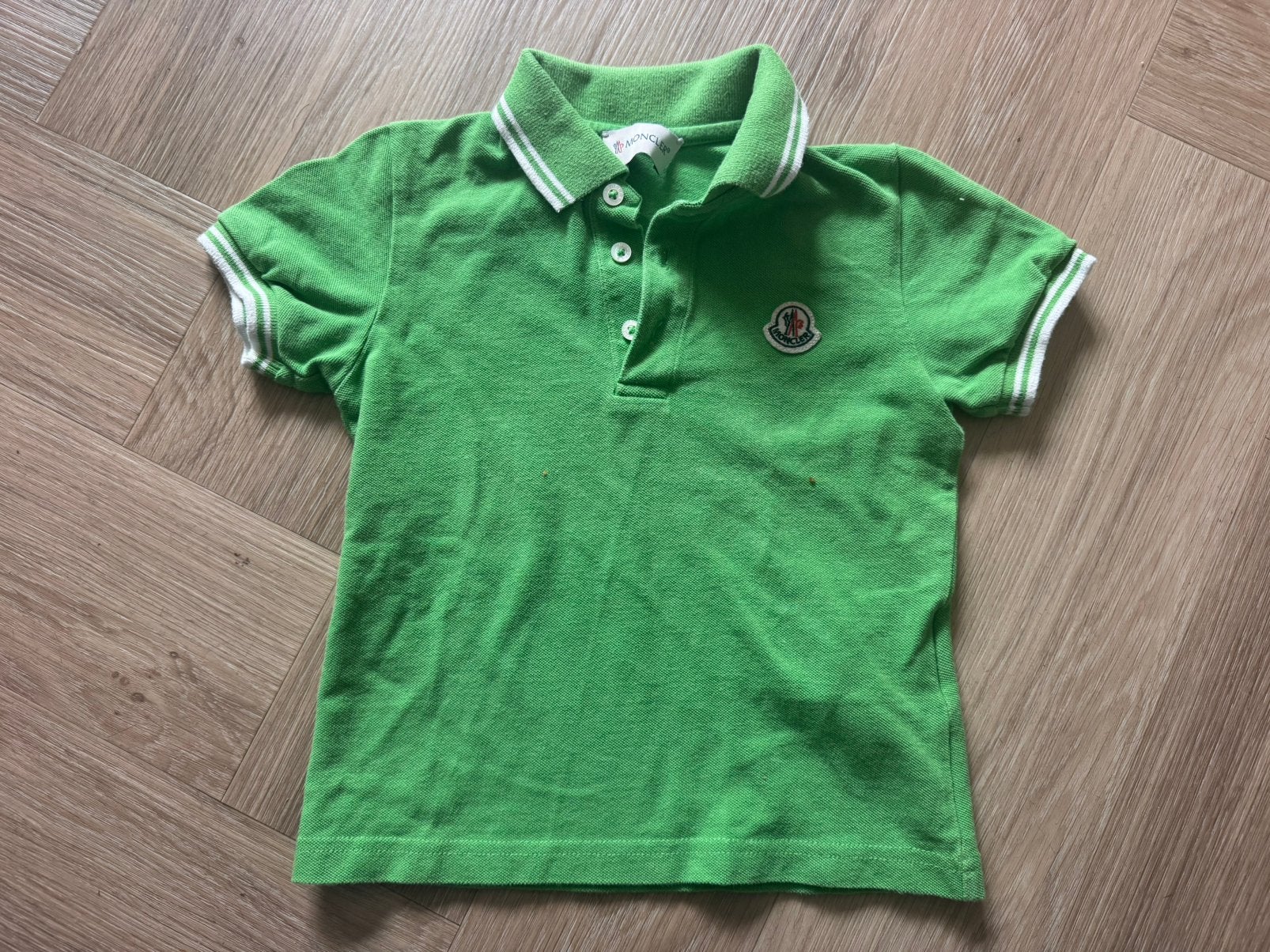 Mooie groene Moncler polo maat 98, Kinderen en Baby's, Kinderkleding | Maat 98, Ophalen of Verzenden, Zo goed als nieuw, Jongen