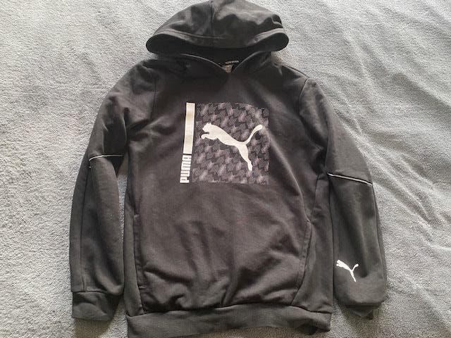 Puma zwarte capuchonsweater met witte merkprint, maat 158, Kinderen en Baby's, Kinderkleding | Maat 158, Trui of Vest, Puma, Ophalen of Verzenden