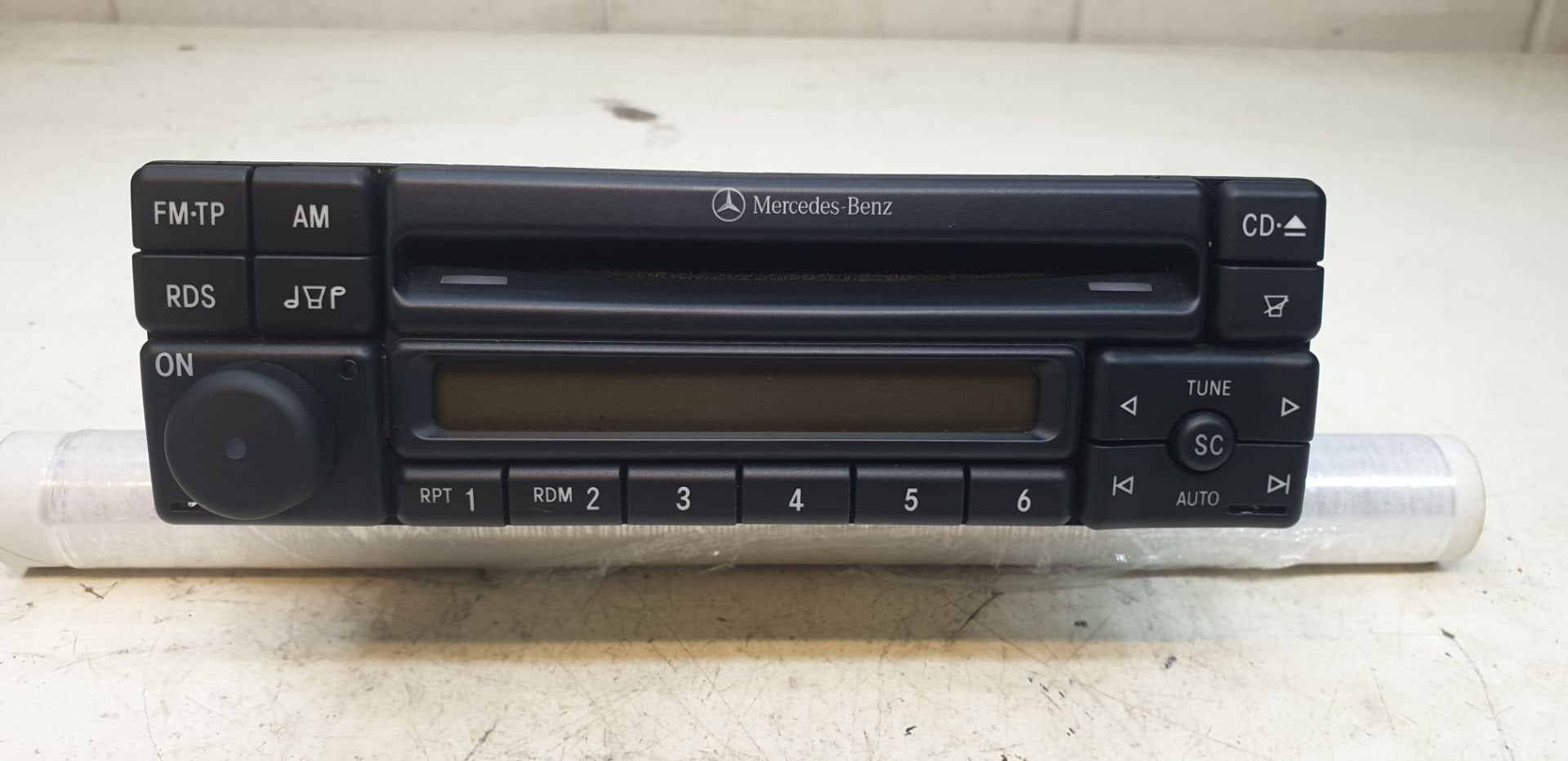 Originele Alpine Radio CD speler Mercedes retro MF2197 17082, Gebruikt, Mercedes-Benz AG, Mercedes-Benz, Ophalen of Verzenden