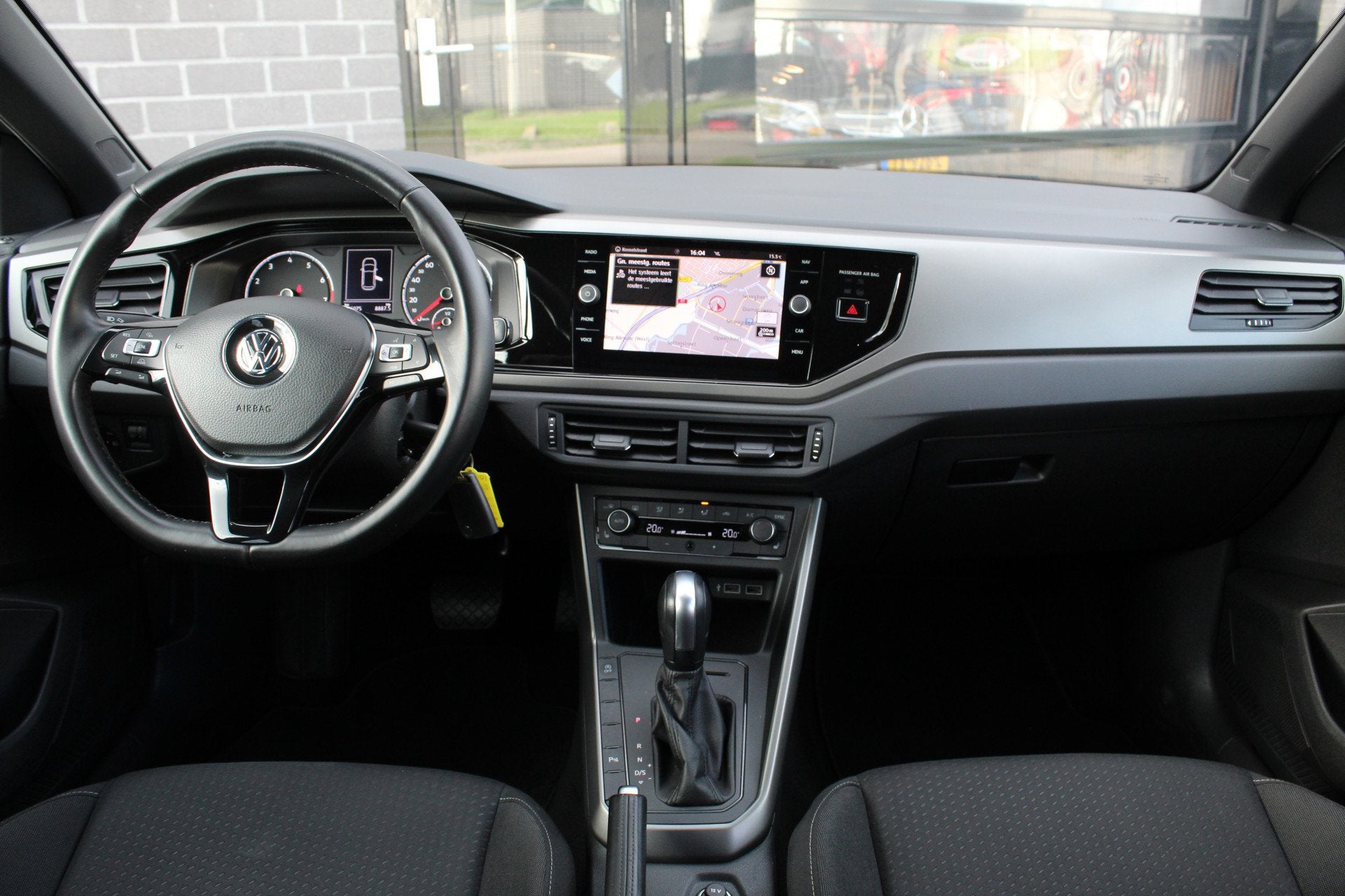 Volkswagen Polo 1.0 TSI Highline / Carplay / Automaat / Stoe, Automatische klimaatregeling, Stof, Gebruikt, Met garantie (alle)
