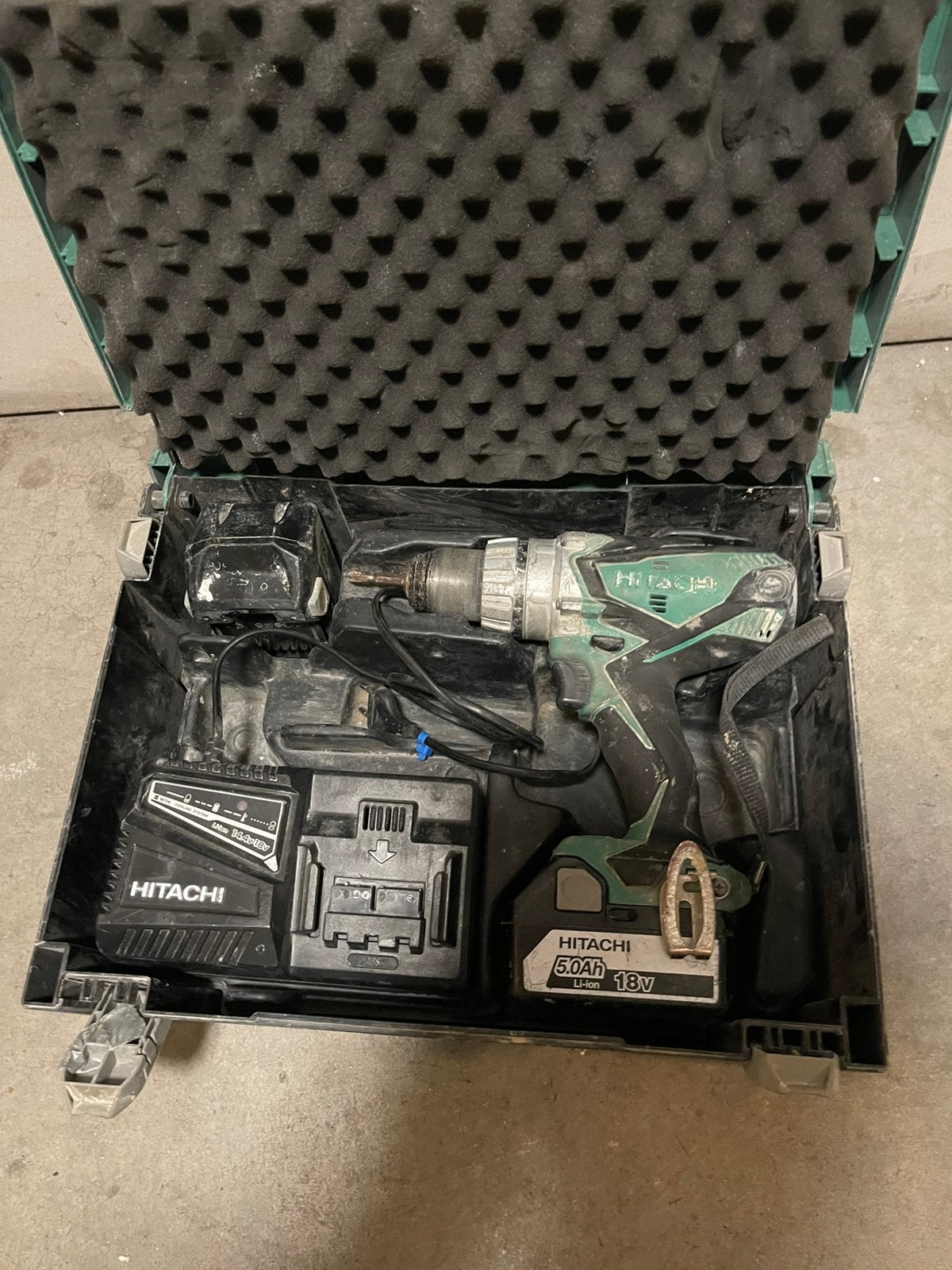 Hitachi boormachine, Ophalen, Gebruikt