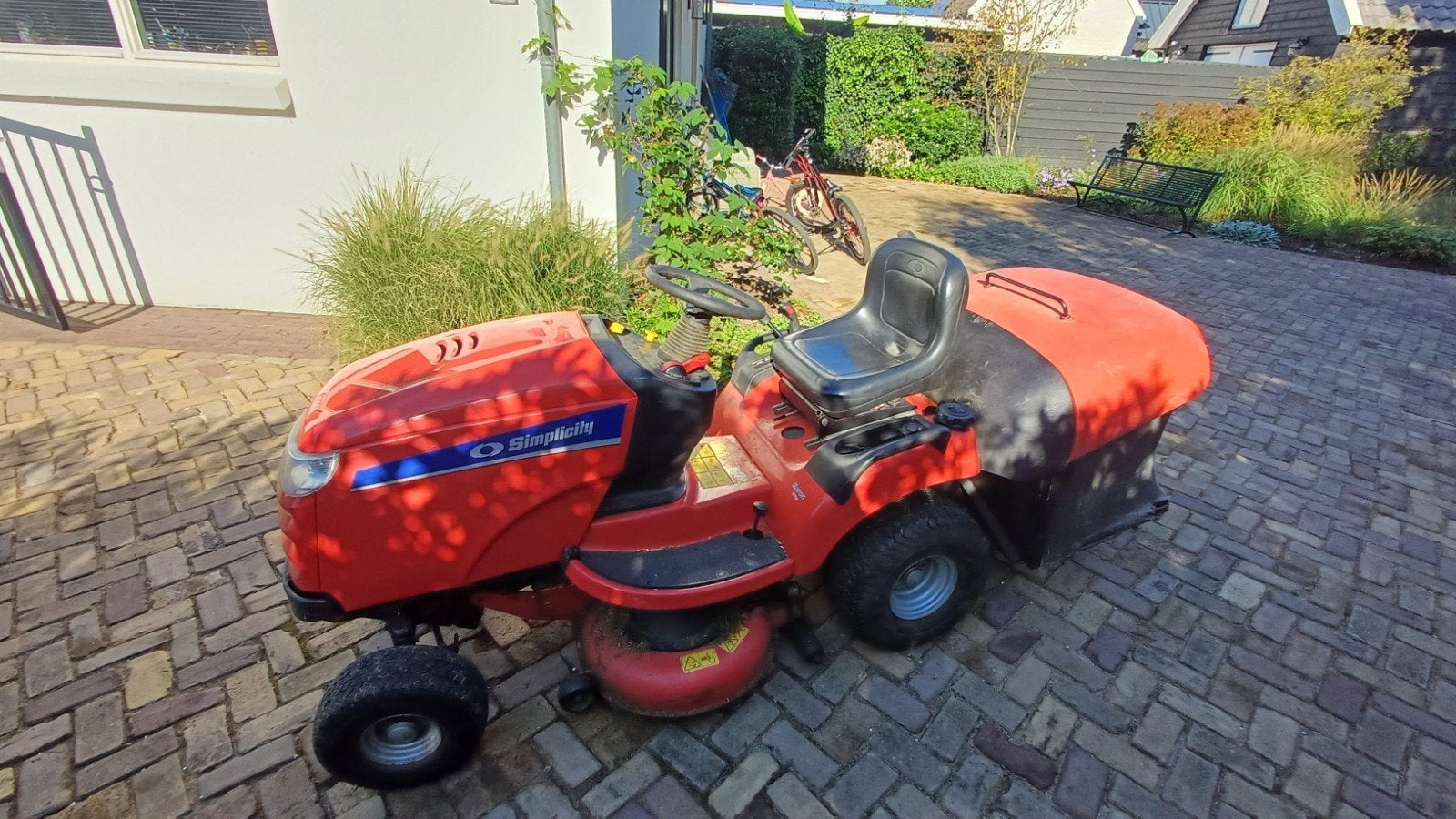 Foto 3 van Simplicity Zitmaaier Vanguard v2 Briggs & Stratton