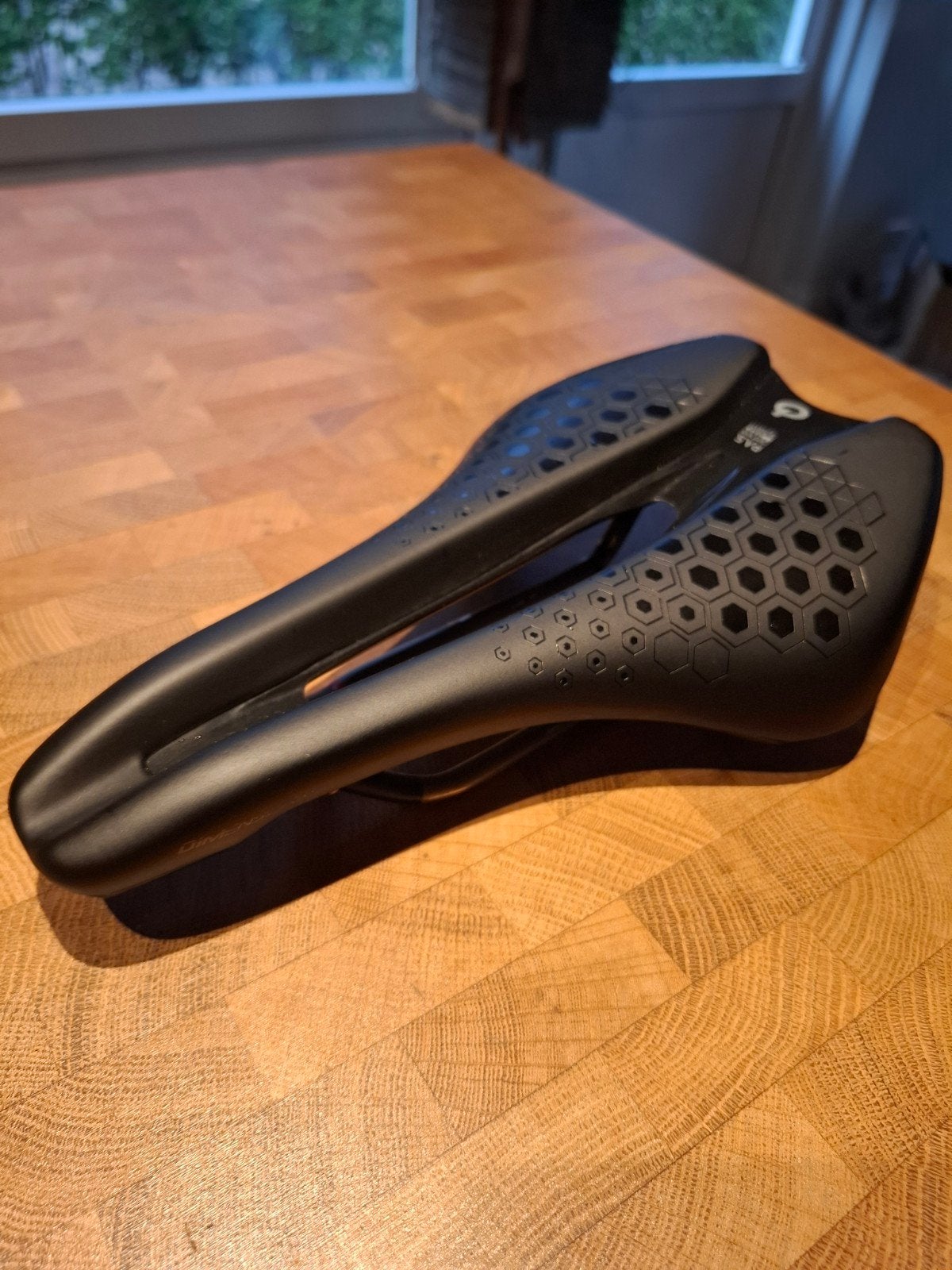 Prologo Dimension Tirox Zadel 143mm, Fietsen en Brommers, Fietsonderdelen, Overige materialen, Ophalen of Verzenden, Zo goed als nieuw