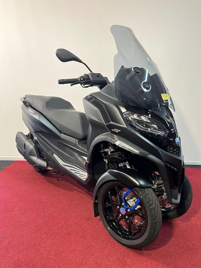 Piaggio MP3 400 HPE STE Sport ABS, Scooter, Postbus 305
4900 AH  Oosterhout, NL, Customer_service@piaggio.com, ABS