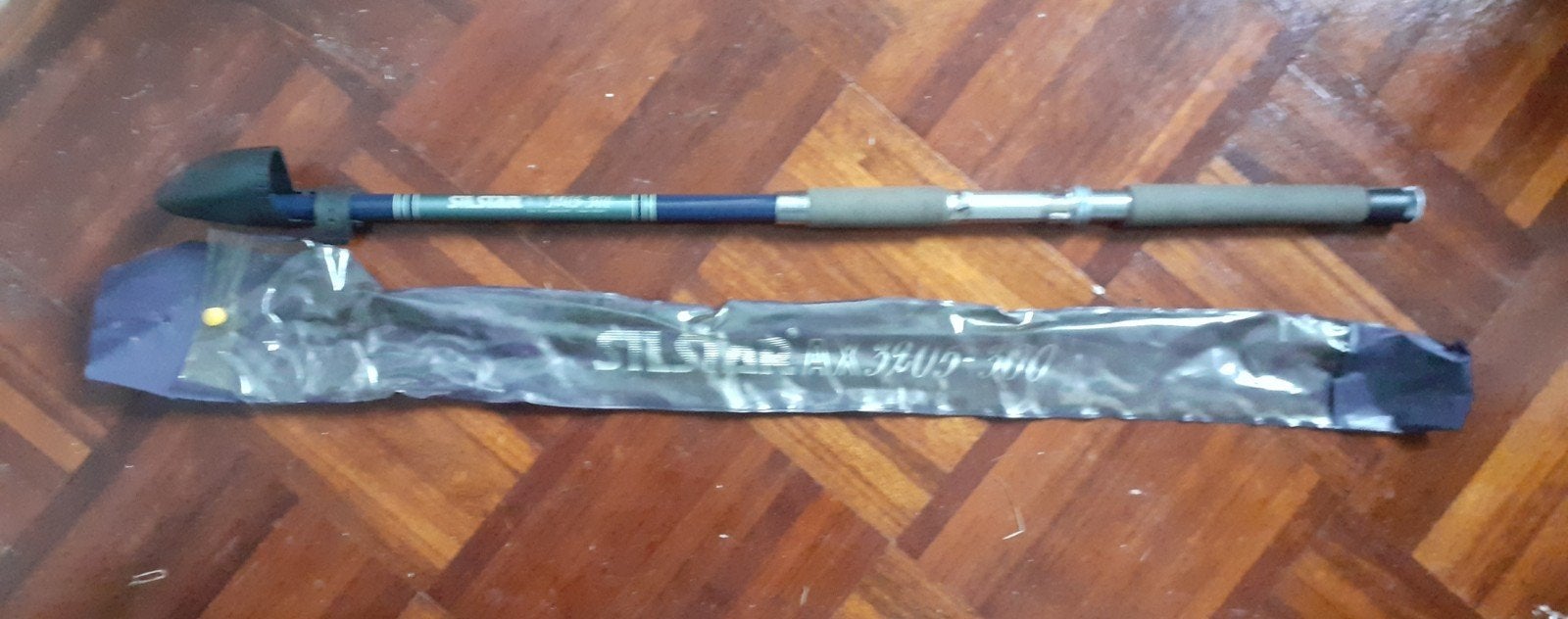 Werphengel Silstar 3905-300 met hoes - Nooit gebruikt, nieuw, Ophalen, Zo goed als nieuw, Complete hengel
