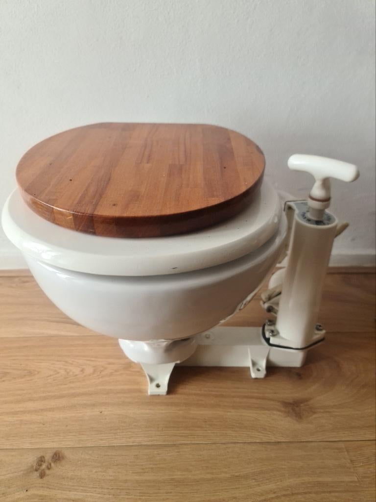Scheepstoilet RM 69 met houten deksel op de bril, Watersport en Boten, Ophalen, Zo goed als nieuw, Overige typen