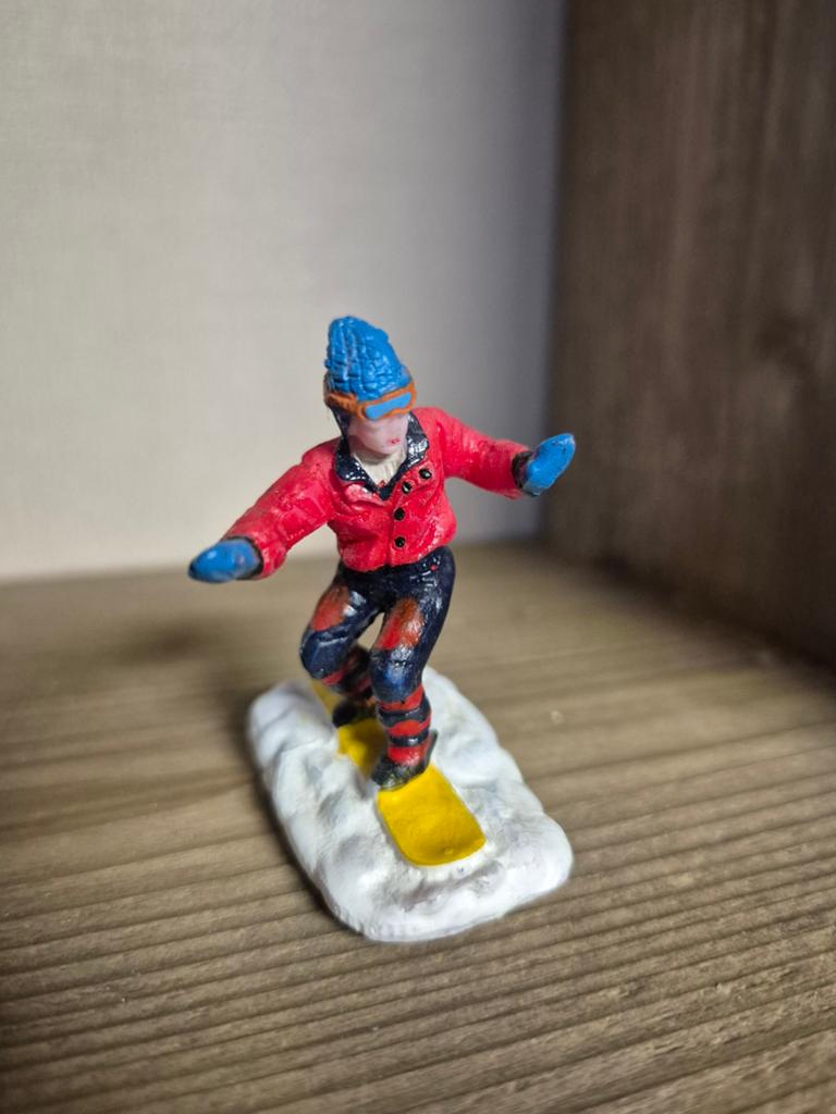 Lemax figuur 4 kerstdorp kersthuisjes, Diversen, Kerst, Ophalen of Verzenden, Zo goed als nieuw