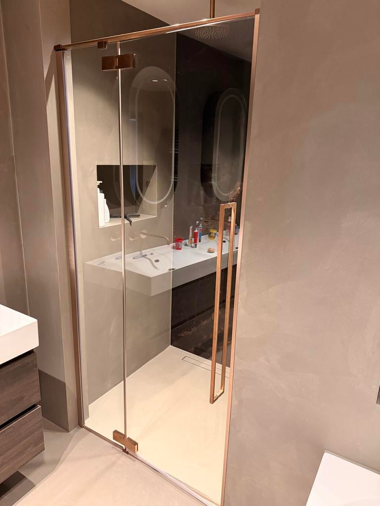 Luxe glazen douchewand met bronzen accenten, Huis en Inrichting, Ophalen, Overige typen, 50 tot 100 cm, Zo goed als nieuw
