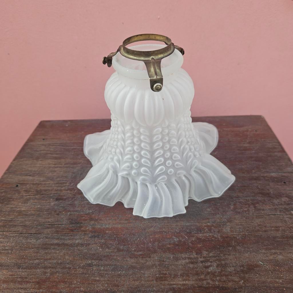 Vintage Glazen rokkapje - Wit, Golvend Design, Gebruikt, Wit, Ophalen of Verzenden, Vintage, Klassiek, Romantisch