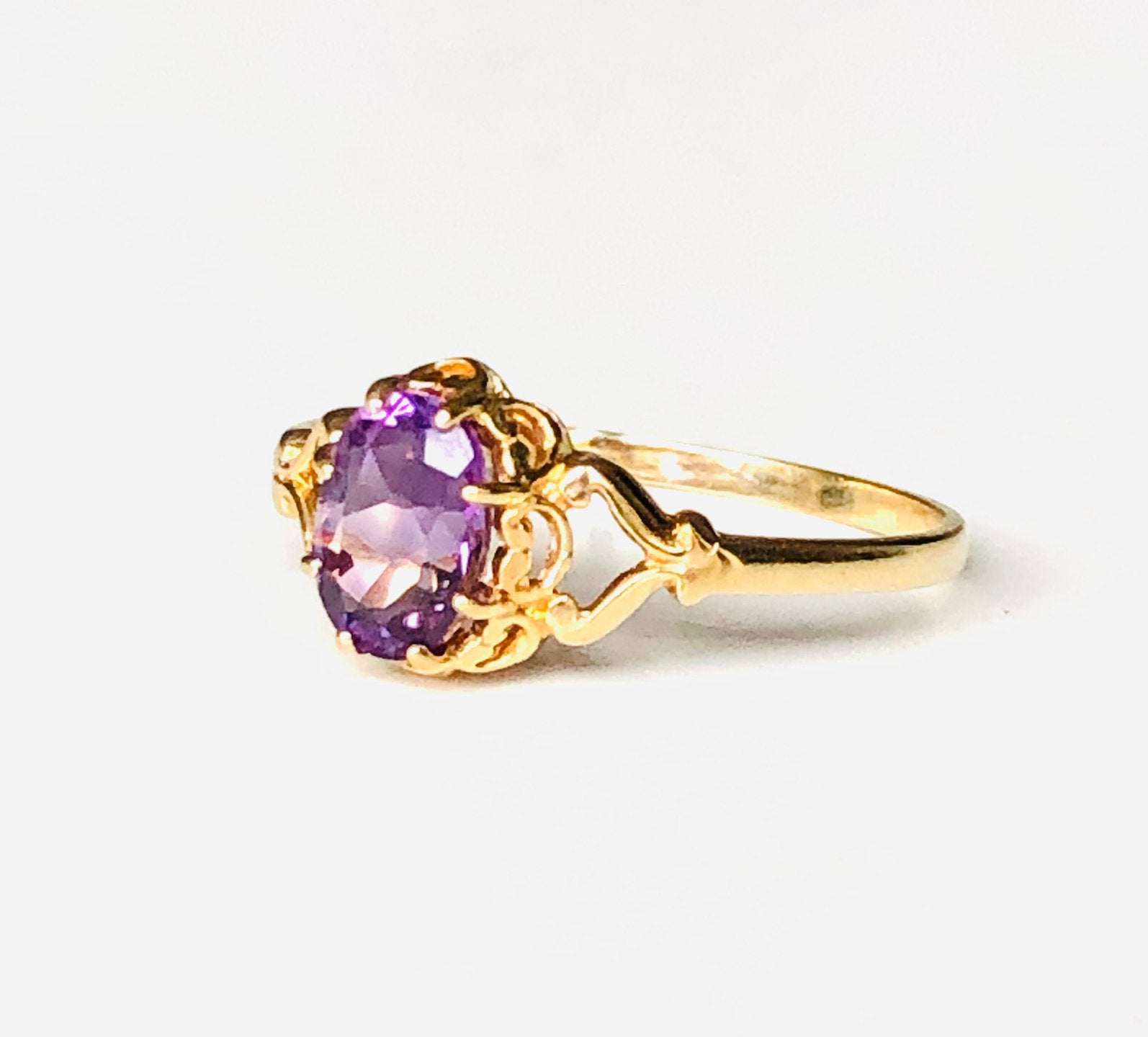 Annanina 9k gouden amethist ring maat 17 3/4, Paars, Ophalen of Verzenden, Zo goed als nieuw, 17 tot 18