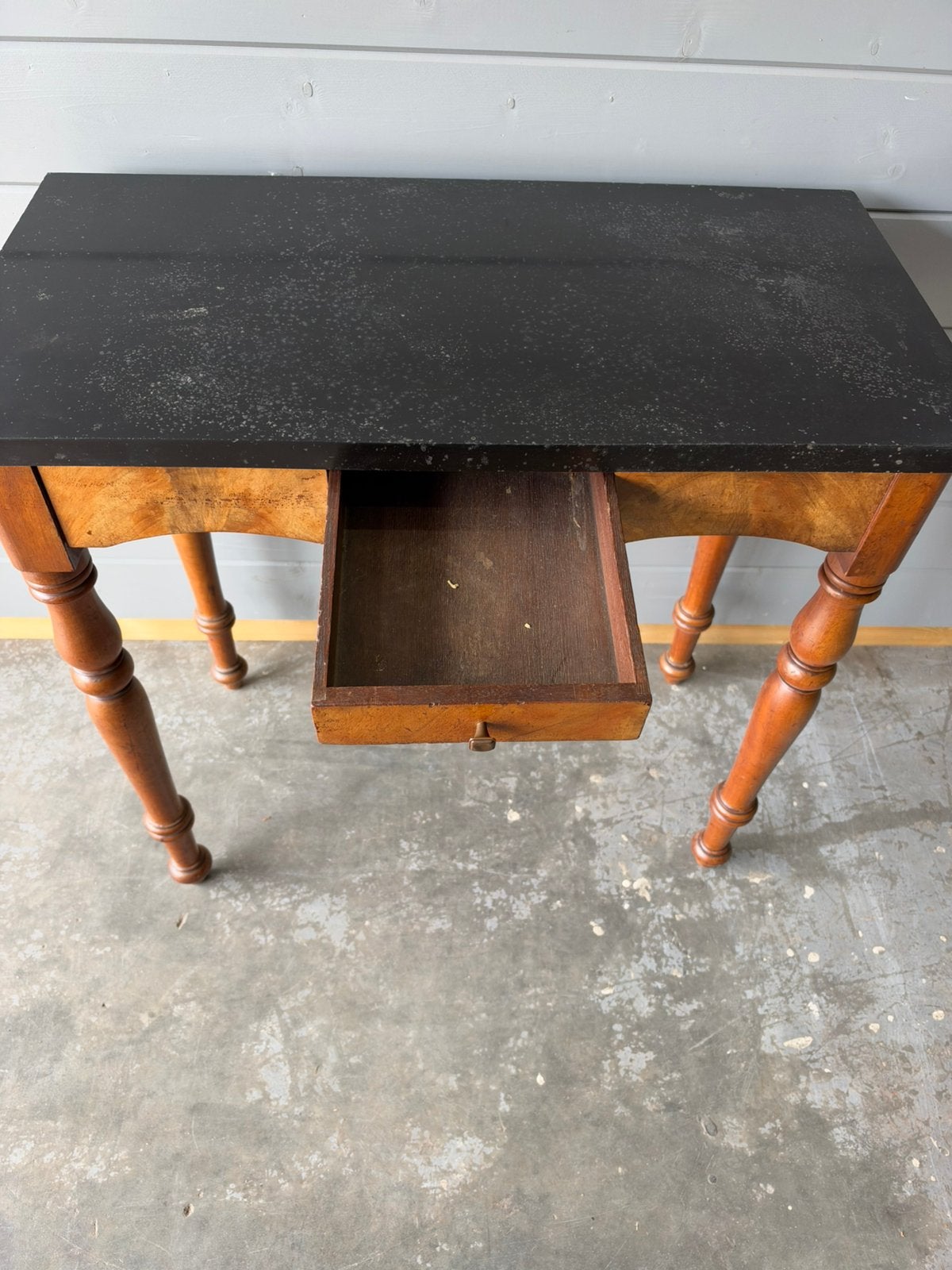 Wand tafel met marmer blad, Ophalen