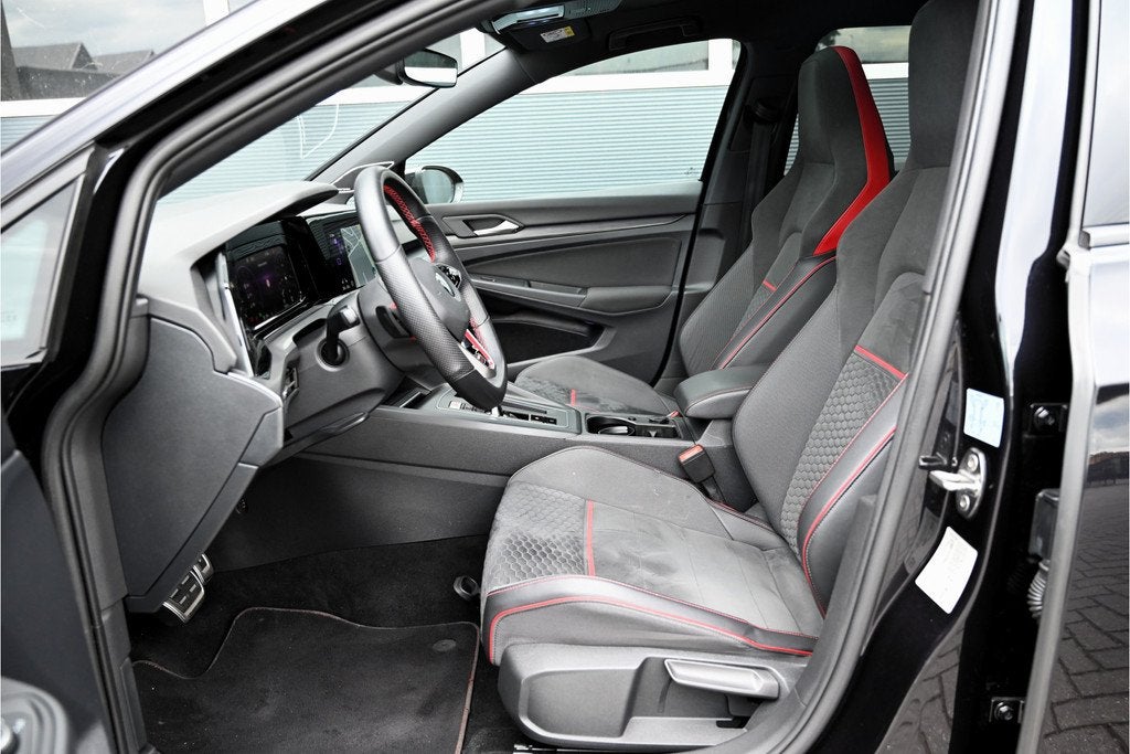 Volkswagen Golf 2.0 TSI GTI CLUBSPORT 300 PK / PANO / IQ LIG, Auto's, Volkswagen, Gebruikt, Euro 6, 4 cilinders, 1984 cc