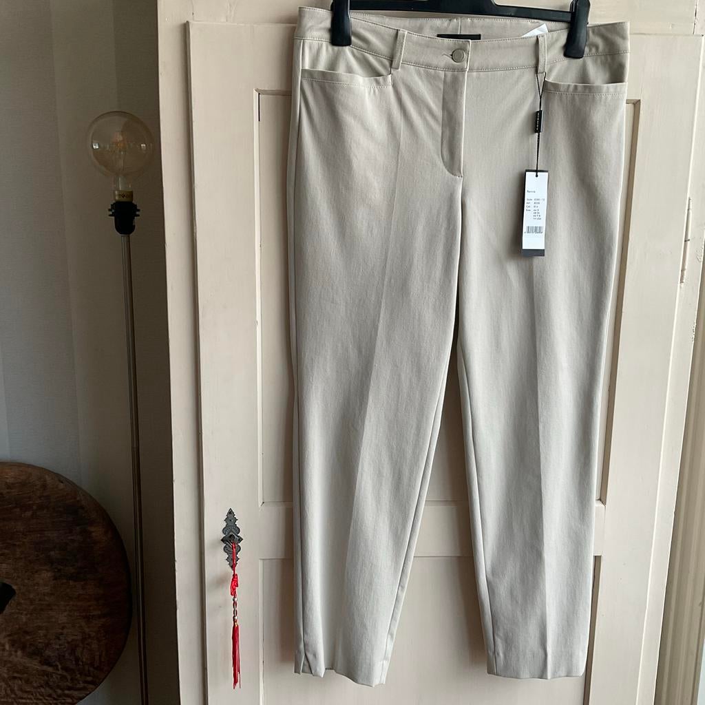 Nieuwe Cambio beige broek, rechte pijp, stretch, maat 44, Kleding | Dames, Broeken en Pantalons, Ophalen of Verzenden, Nieuw, Beige