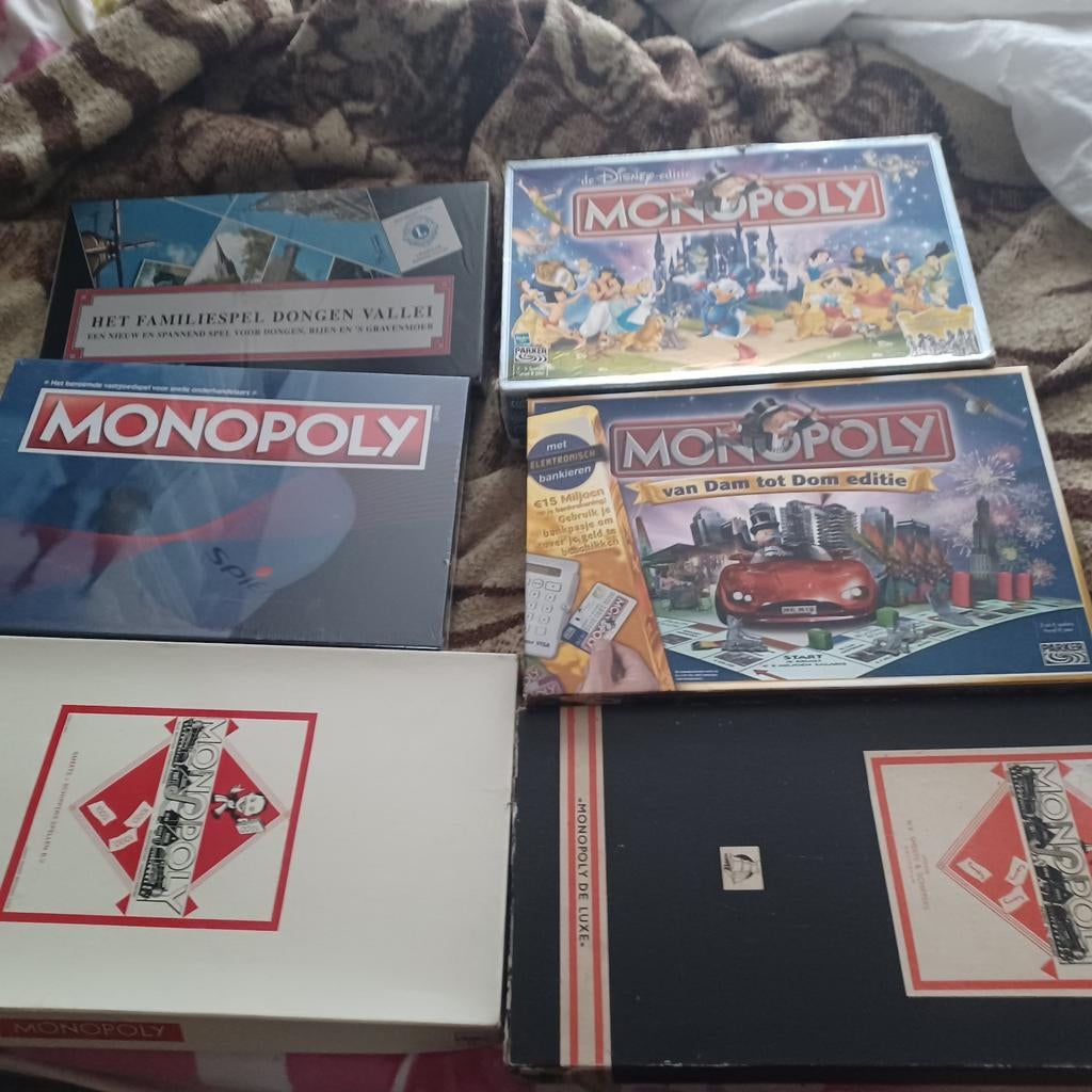 6x monopoly (waarvan nog 2 in de verpakking) 66€, Hobby en Vrije tijd, Gezelschapsspellen | Bordspellen, Nieuw, Ophalen of Verzenden