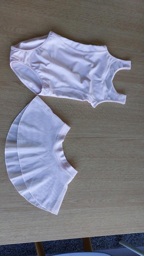 Roze balletpakje met rokje, Sport en Fitness, Ballet, Ophalen, Zo goed als nieuw, Kleding