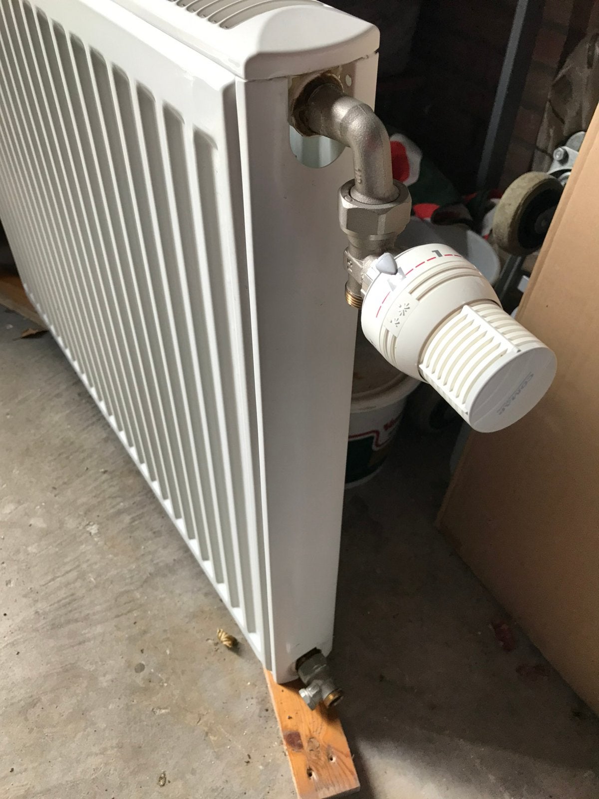 Radiator met thermostaatknop 82-61 cm, Ophalen, Gebruikt, Radiator, 60 tot 150 cm