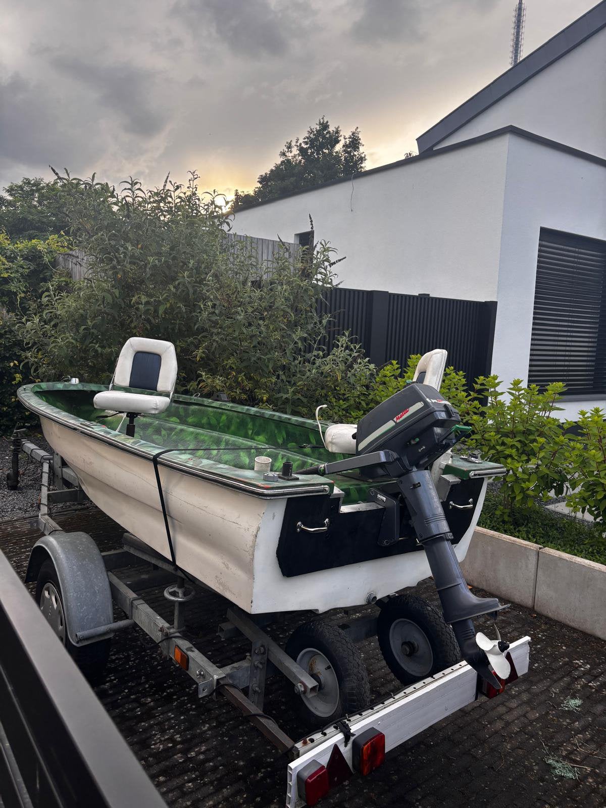 Klein vissersbootje met motor excl. trailer, Watersport en Boten, Vis- en Consoleboten, Ophalen, Overige merken, Gebruikt, Tot 10 pk