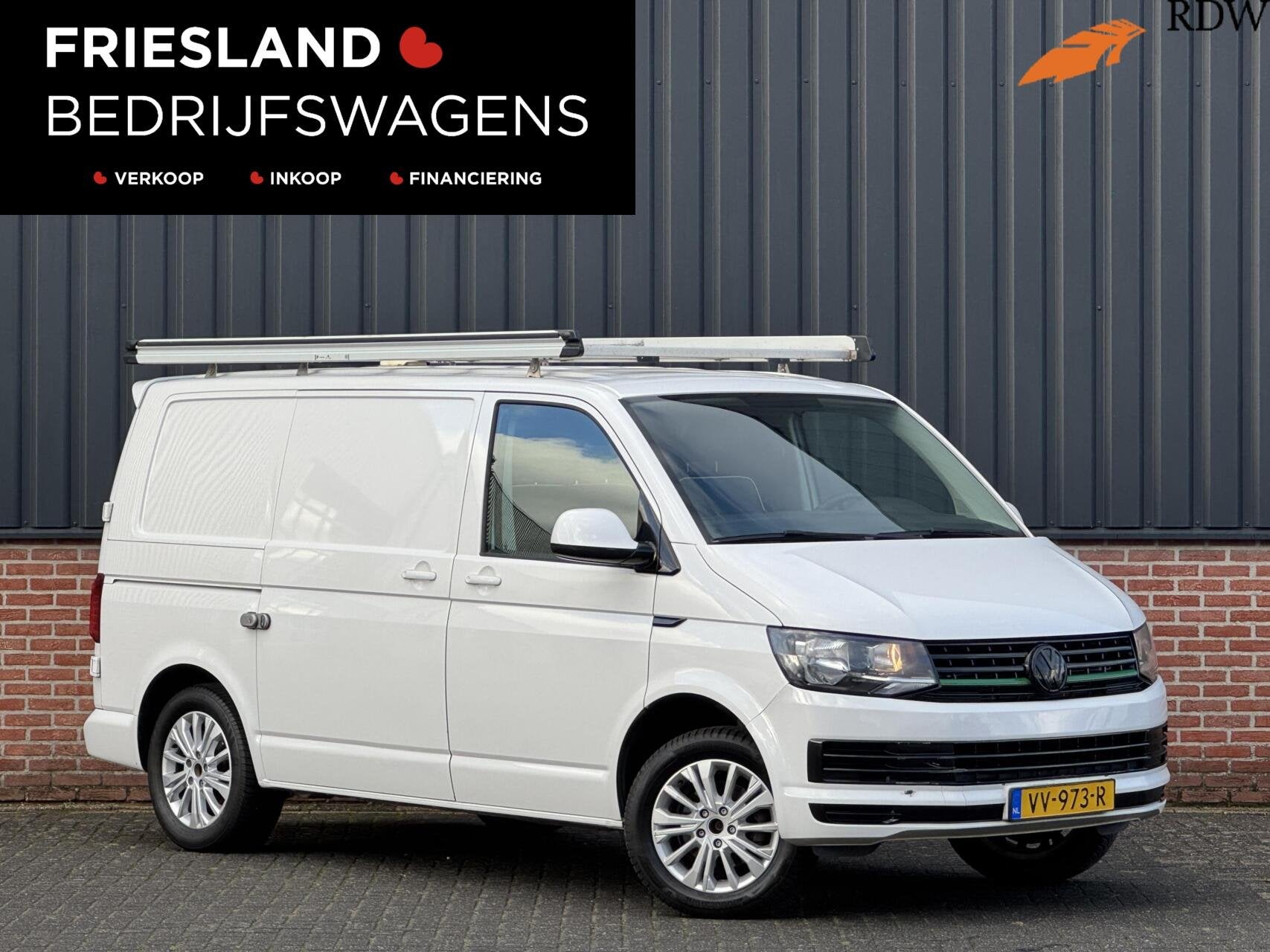 Volkswagen Transporter 2.0 TDI Economy Trekhaak/Leer/Carplay, Auto's, Voorwielaandrijving, Euro 5, Gebruikt, Zwart