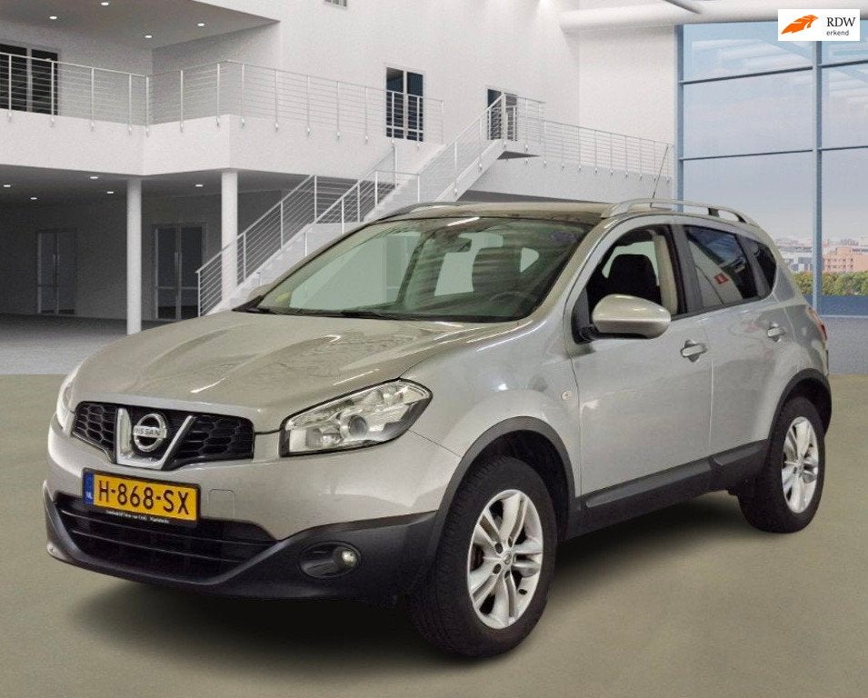 Nissan Qashqai 1.6 Connect Edition PANO NAVI PSENSOR CRUISE, Voorwielaandrijving, 15 km/l, Gebruikt, 4 cilinders