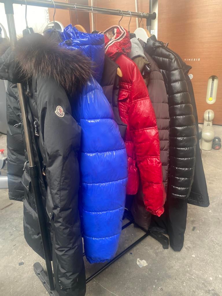 Moncler jassen / winterjas - bidywarmer Moncler !!!, Kleding | Dames, Jassen | Winter, Ophalen of Verzenden, Zo goed als nieuw