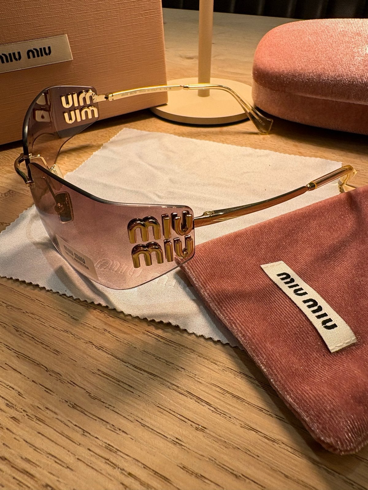 Miu Miu zonnebril - Nieuw en ongedragen, Overige merken, Zonnebril, Bruin, Verzenden