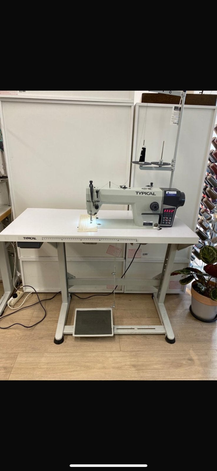 Industriële Naaimachine TYPICAL GC6910, Ophalen, Zo goed als nieuw