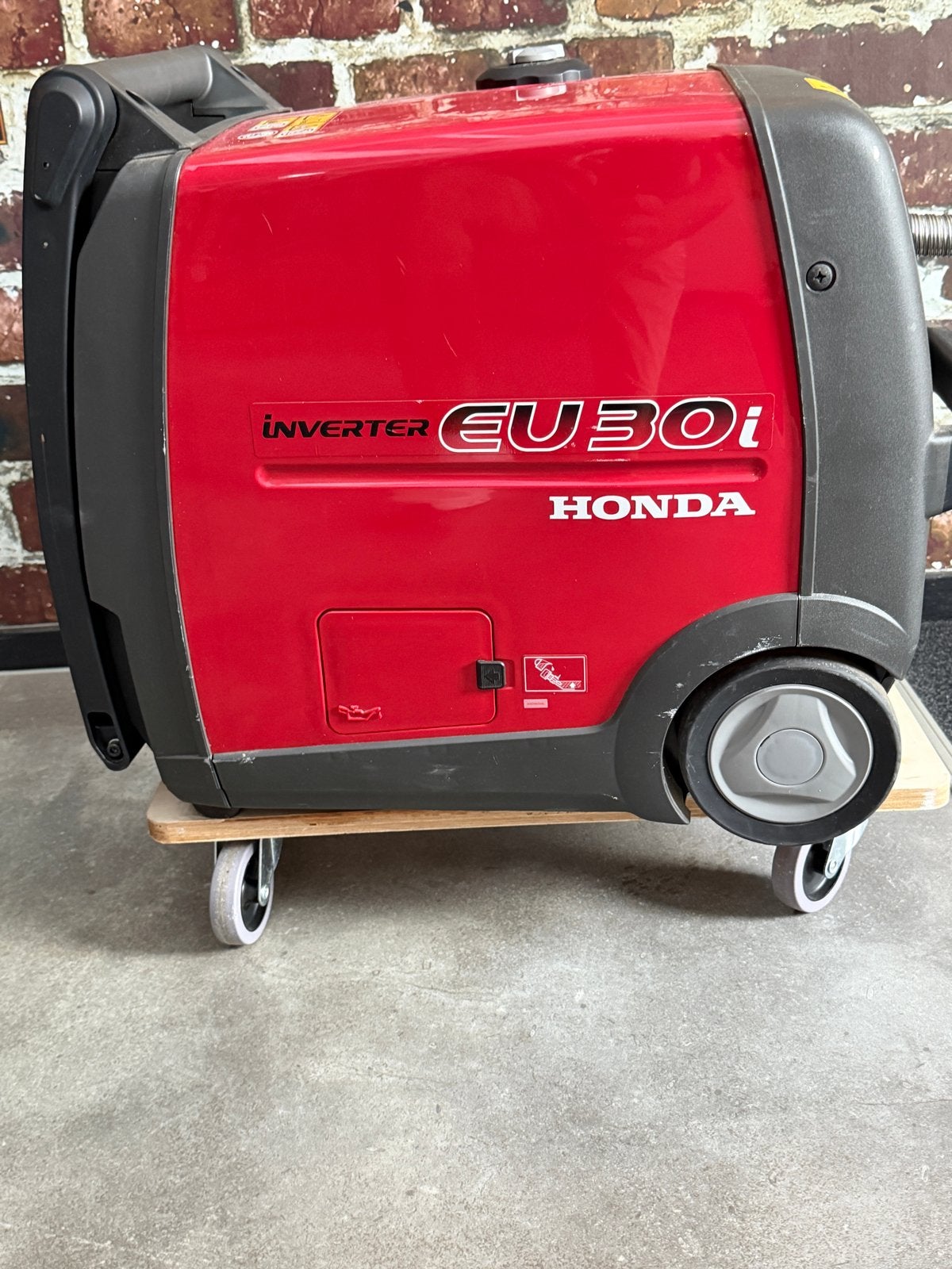 Honda EU30i Inverter Aggregaat + 4x 5L Aspen 4, Ophalen, Elektrisch startend, Benzine, Zo goed als nieuw