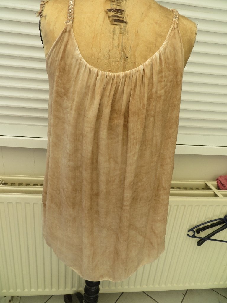 Dames top beige nieuw 1 maat made Italy., Kleding | Dames, Tops, Made in Italy, Beige, Maat 42/44 (L), Nieuw