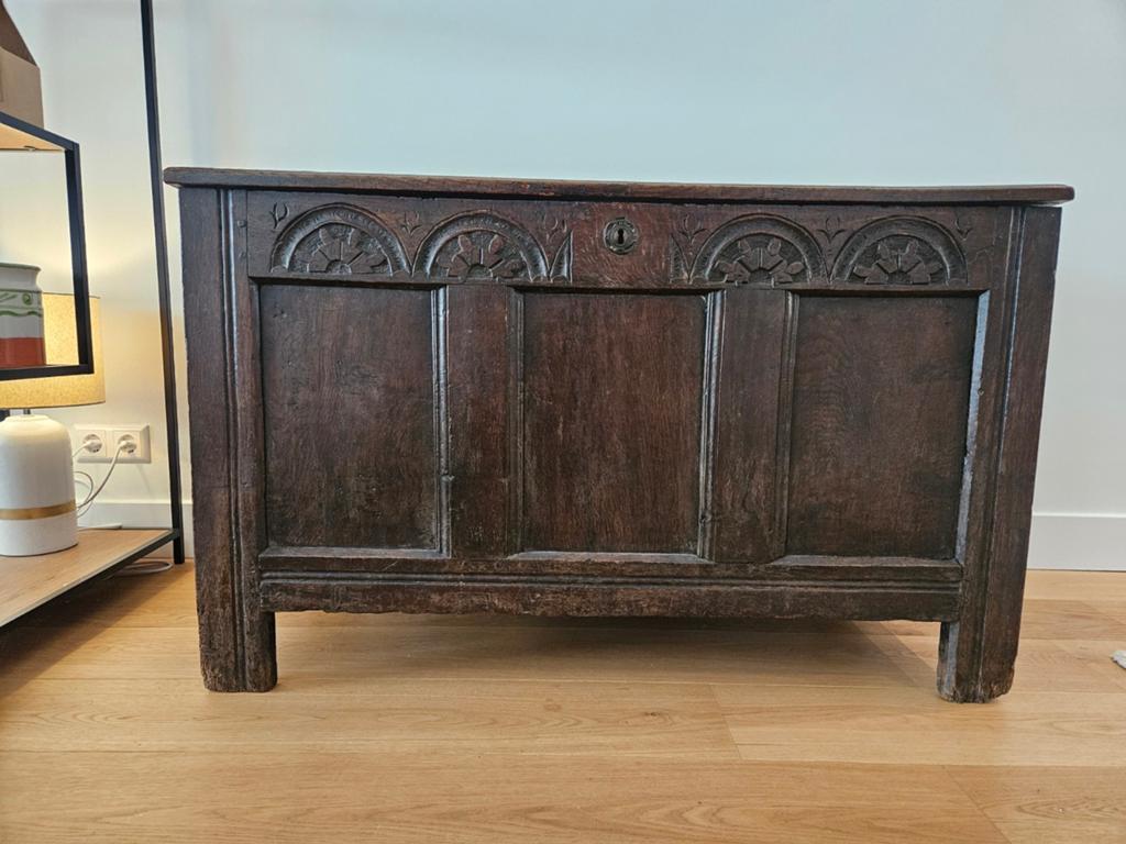 Antieke houten kist uit de 17e eeuw, Gebruikt, 100 tot 150 cm, 50 tot 75 cm, Ophalen of Verzenden