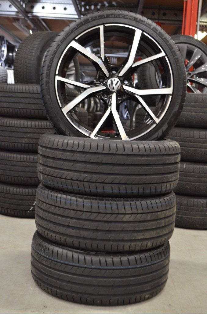 18" Velgen passend op een Volkswagen Golf 7 + Zomerbanden, Niet ingevuld, 18 inch, Banden en Velgen, Niet ingevuld