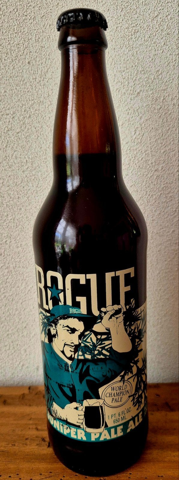 aparte volle fles bier ROGUE JUNIPER PALE ALE 650 ml USA, Verzamelen, Biermerken, Ophalen of Verzenden, Zo goed als nieuw, Flesje(s)