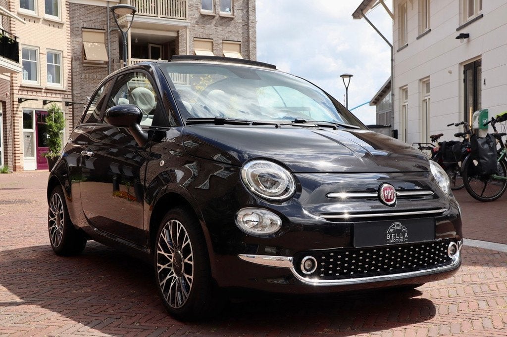 Fiat 500C 1.0 Hybrid Dolcevita | Apple CarPlay | Navigatie |, Auto's, Fiat, Voorwielaandrijving, Gebruikt, Zwart, 4 stoelen