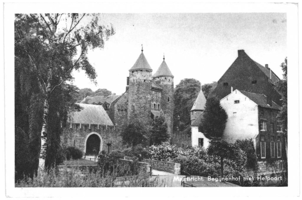 966559 Maastricht Begijnenhof Helpoort 1958 Gelopen, Ophalen of Verzenden, 1940 tot 1960, Gelopen, Limburg