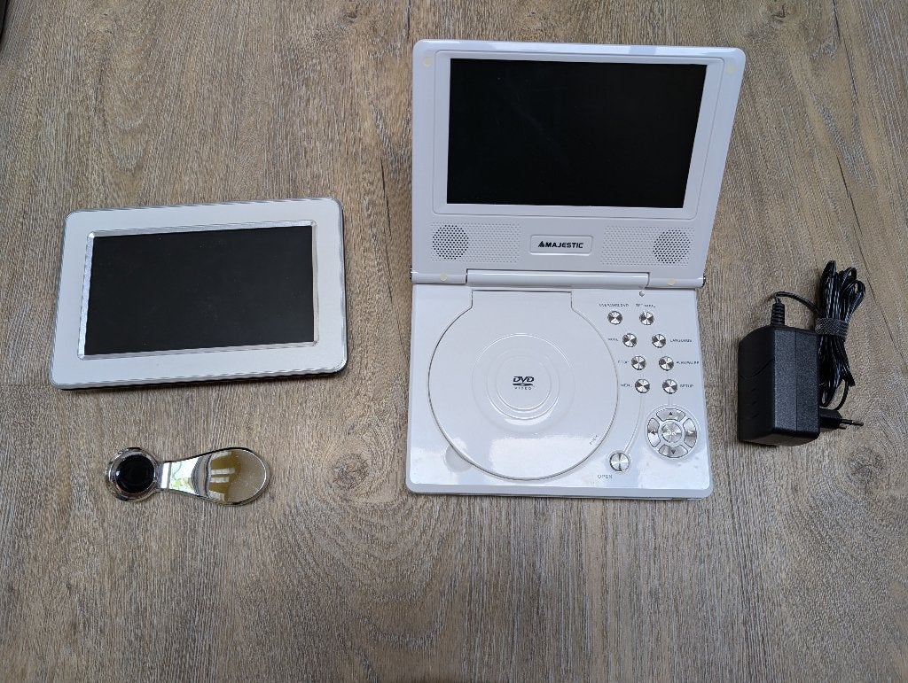 Majestic Portable DVD Speler + PC Line Fotolijst Lot, Ophalen of Verzenden, Gebruikt, Dvd-speler, Overige merken
