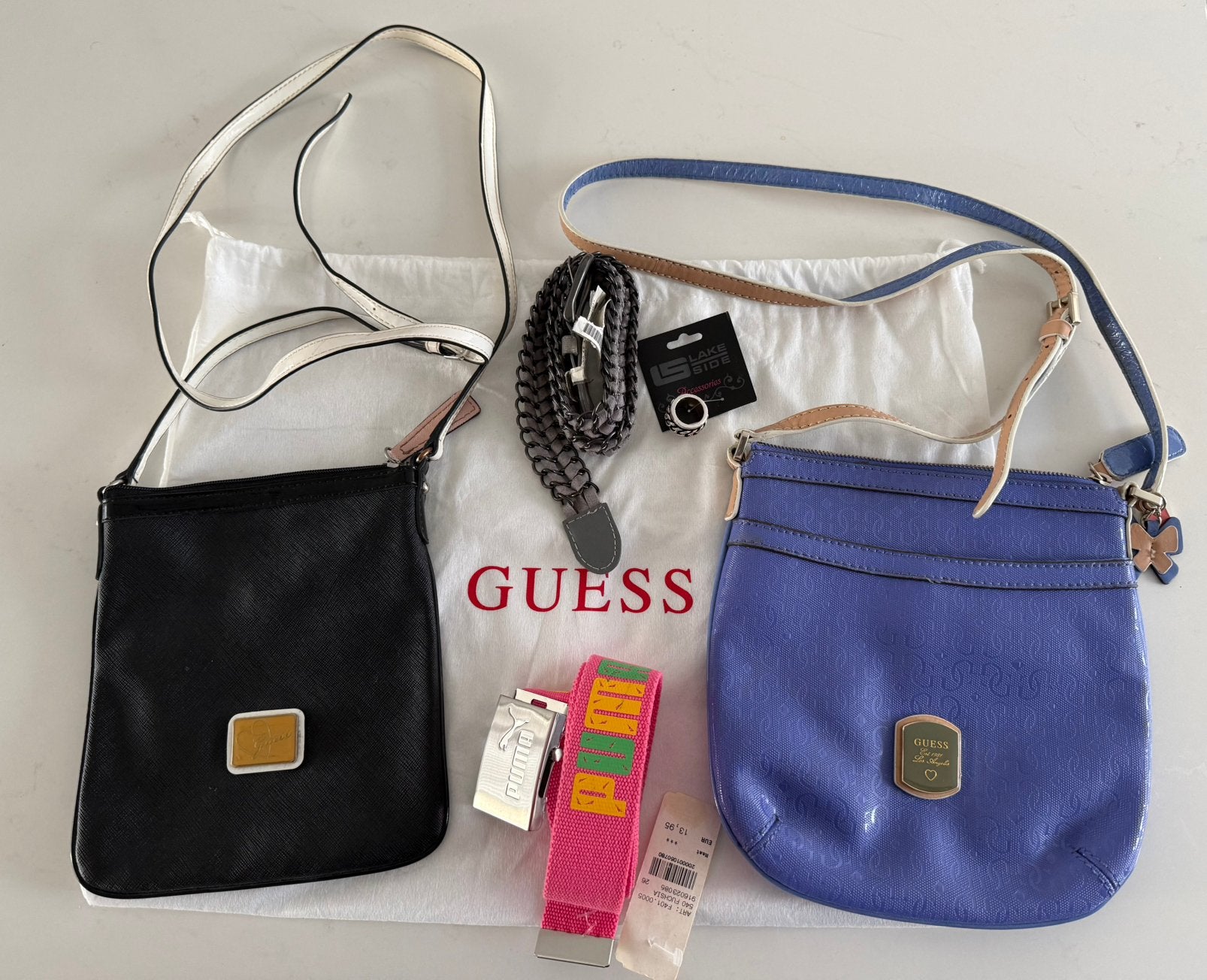 2 schoudertassen van Guess met gratis riem of ring, Sieraden, Tassen en Uiterlijk, Tassen | Schoudertassen, Ophalen of Verzenden