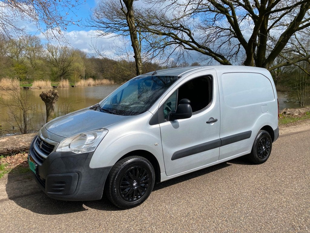 Peugeot Partner GEEN BTW ! Airco122 1.6 BlueHDi 75 L1 Premi, Voorwielaandrijving, Gebruikt, 4 cilinders, 23 km/l