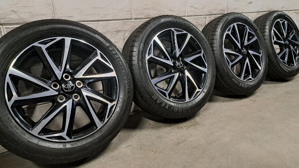 Set is nieuw! Bi-color velgen Toyota Yaris Mazda 2 195/55/16, 16 inch, Banden en Velgen, Nieuw, Ophalen of Verzenden