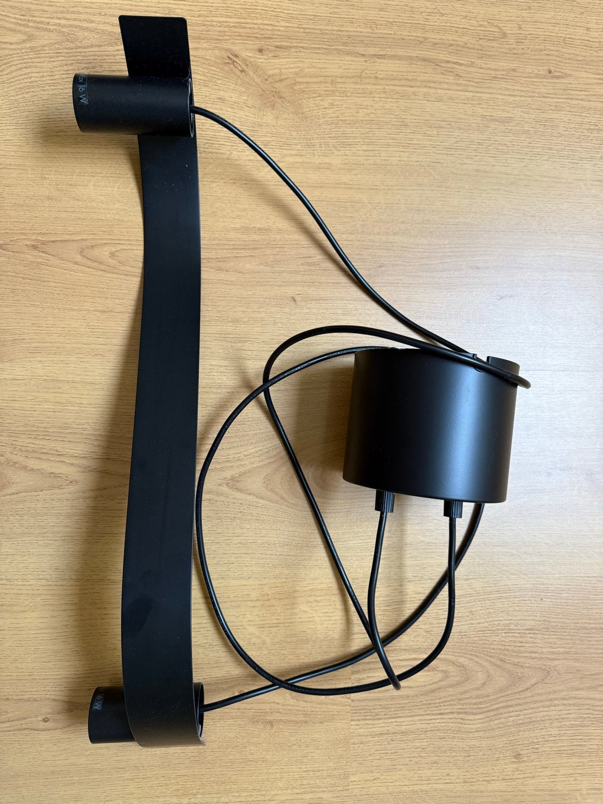 IKEA ACKJA Hanglamp, gegolfd/zwart, 60 cm, Ophalen, Zo goed als nieuw, Metaal, E27 (groot)