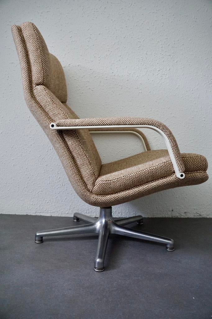 Vintage Artifort F154, spinpoot, nieuw gestoffeerd, Huis en Inrichting, Fauteuils, Ophalen, 75 tot 100 cm, Zo goed als nieuw, Stof