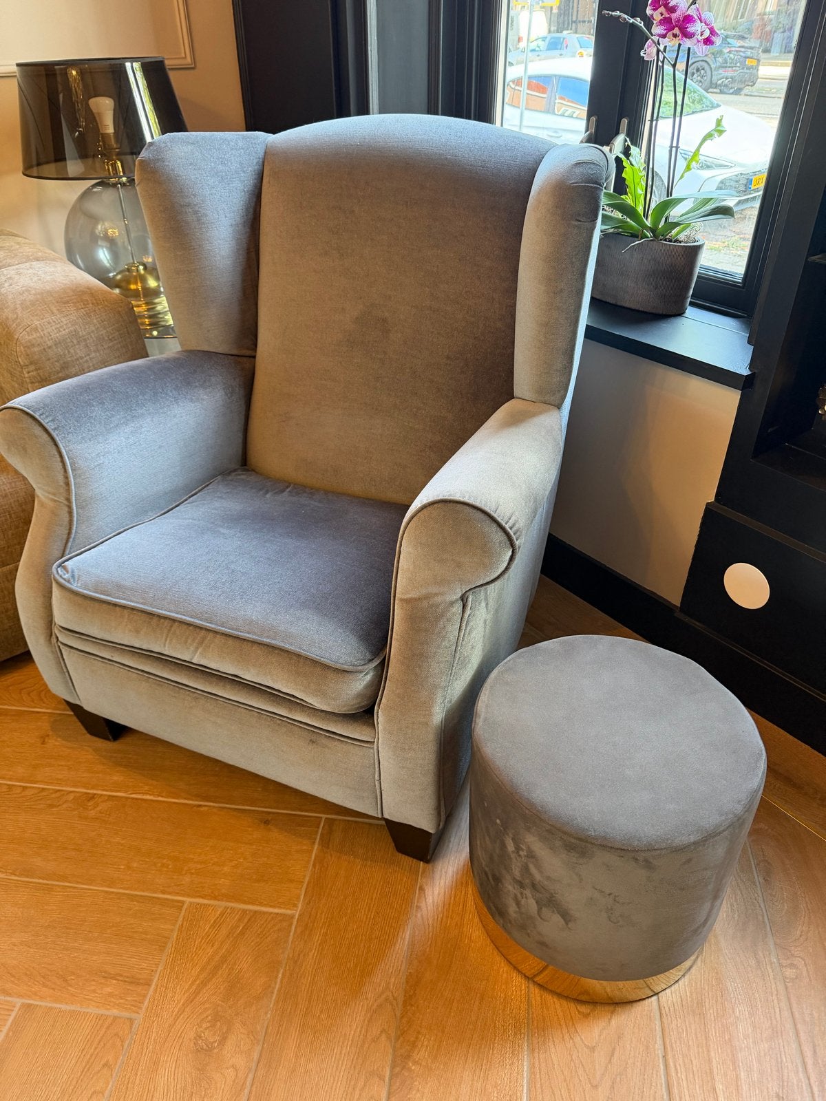 Nieuwe Richmond fauteuil met gratis poef, Huis en Inrichting, Ophalen, Mond, Nieuw, Richmond