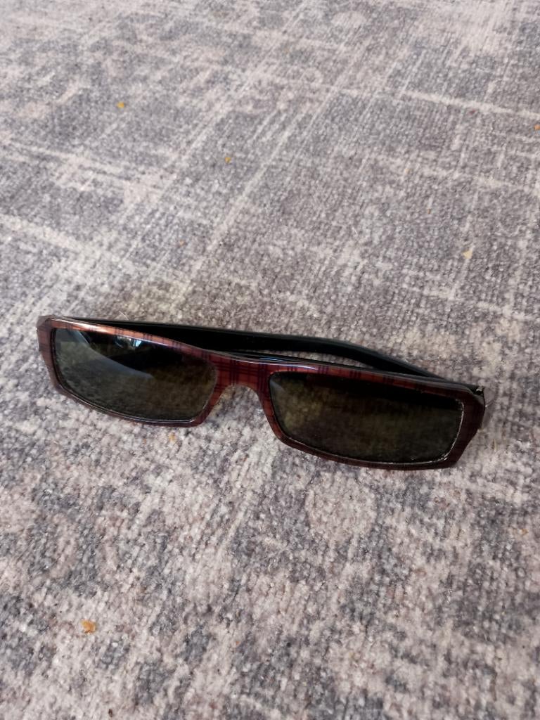 Burberry zonnebril, Gebruikt, Zonnebril, Rood, Ophalen